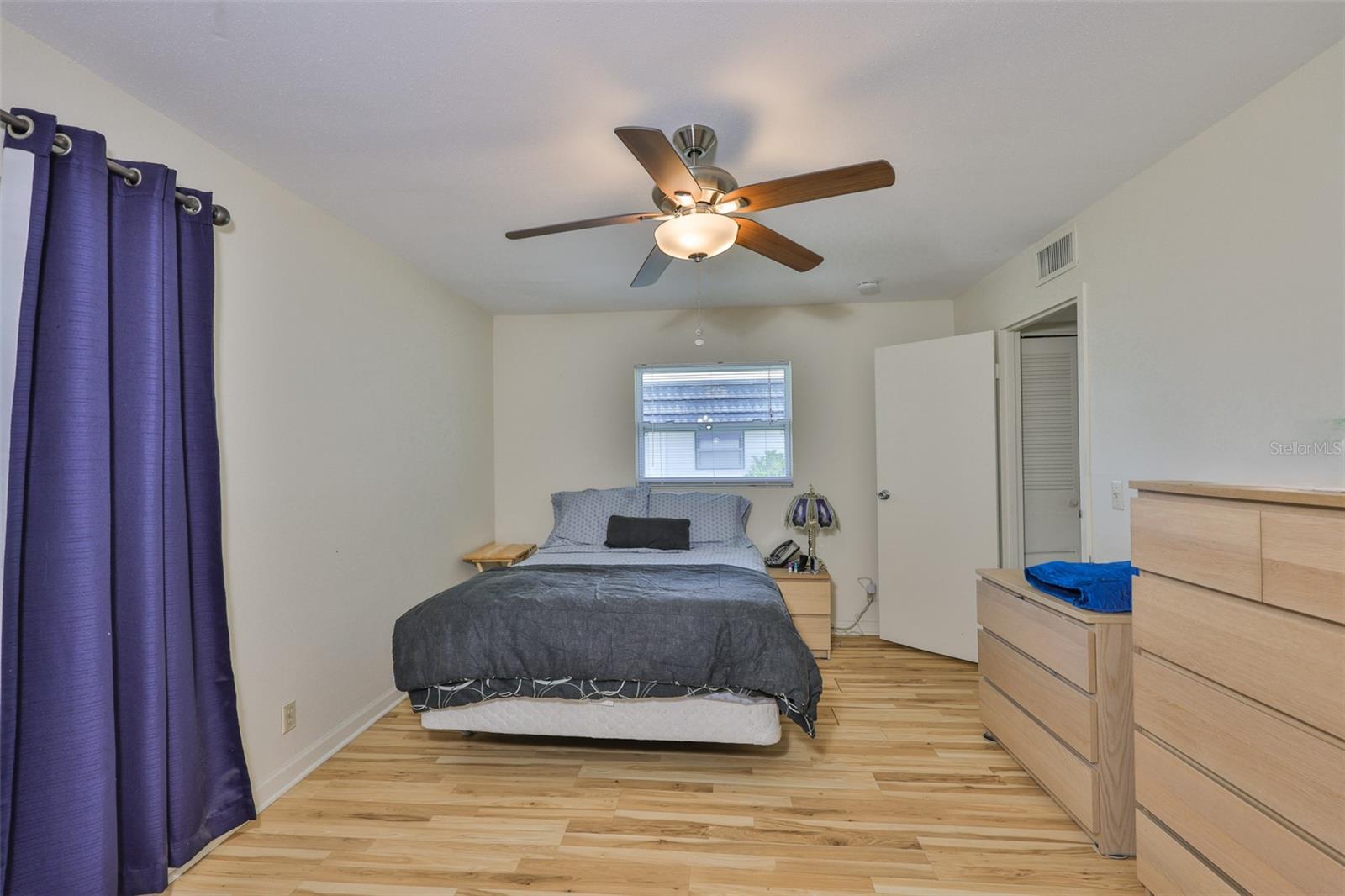 TB8395541 Property Photo