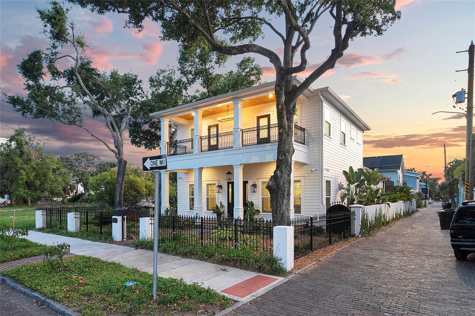 608 GROVE ST N, ST PETERSBURG, FL, 33701