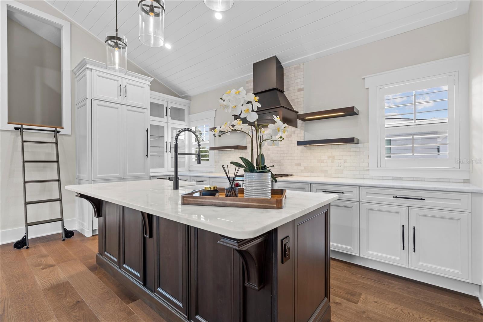 608 GROVE ST N, ST PETERSBURG, FL, 33701