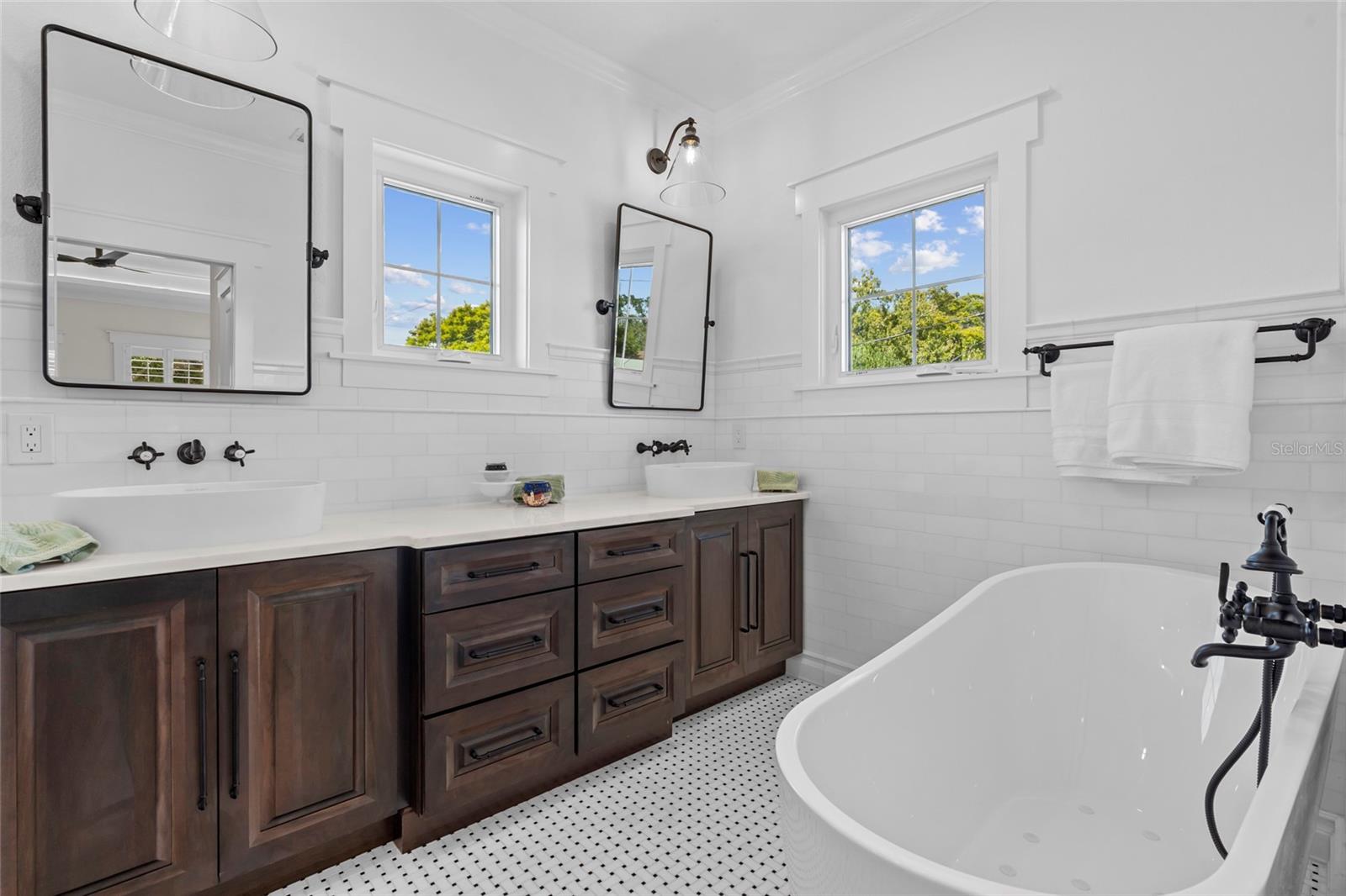 608 GROVE ST N, ST PETERSBURG, FL, 33701