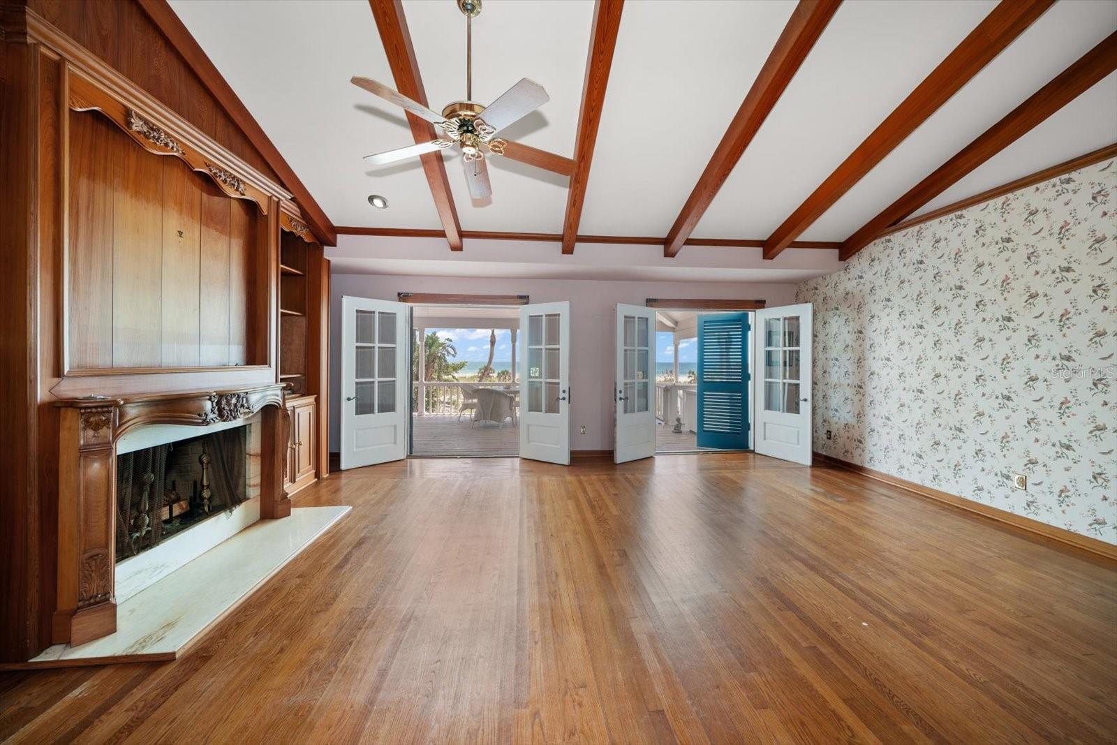 TB8395604 Property Photo