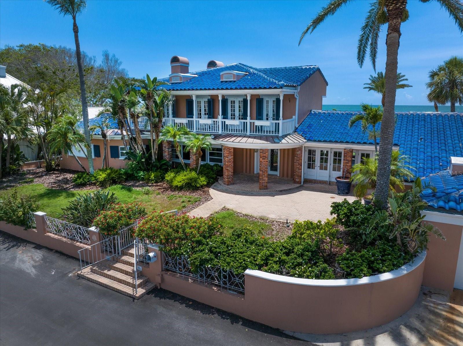 TB8395604 Property Photo