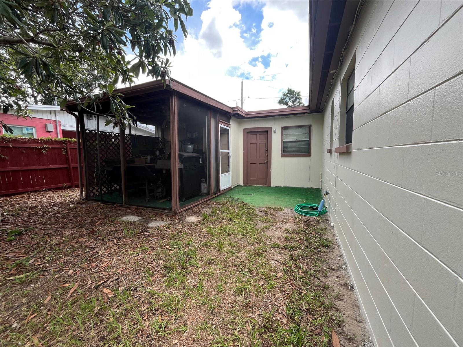 9218 N 52ND ST, TAMPA, FL, 33617