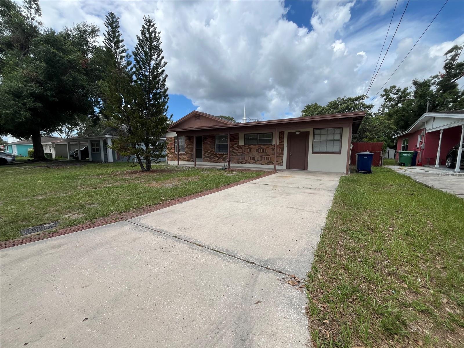 9218 N 52ND ST, TAMPA, FL, 33617