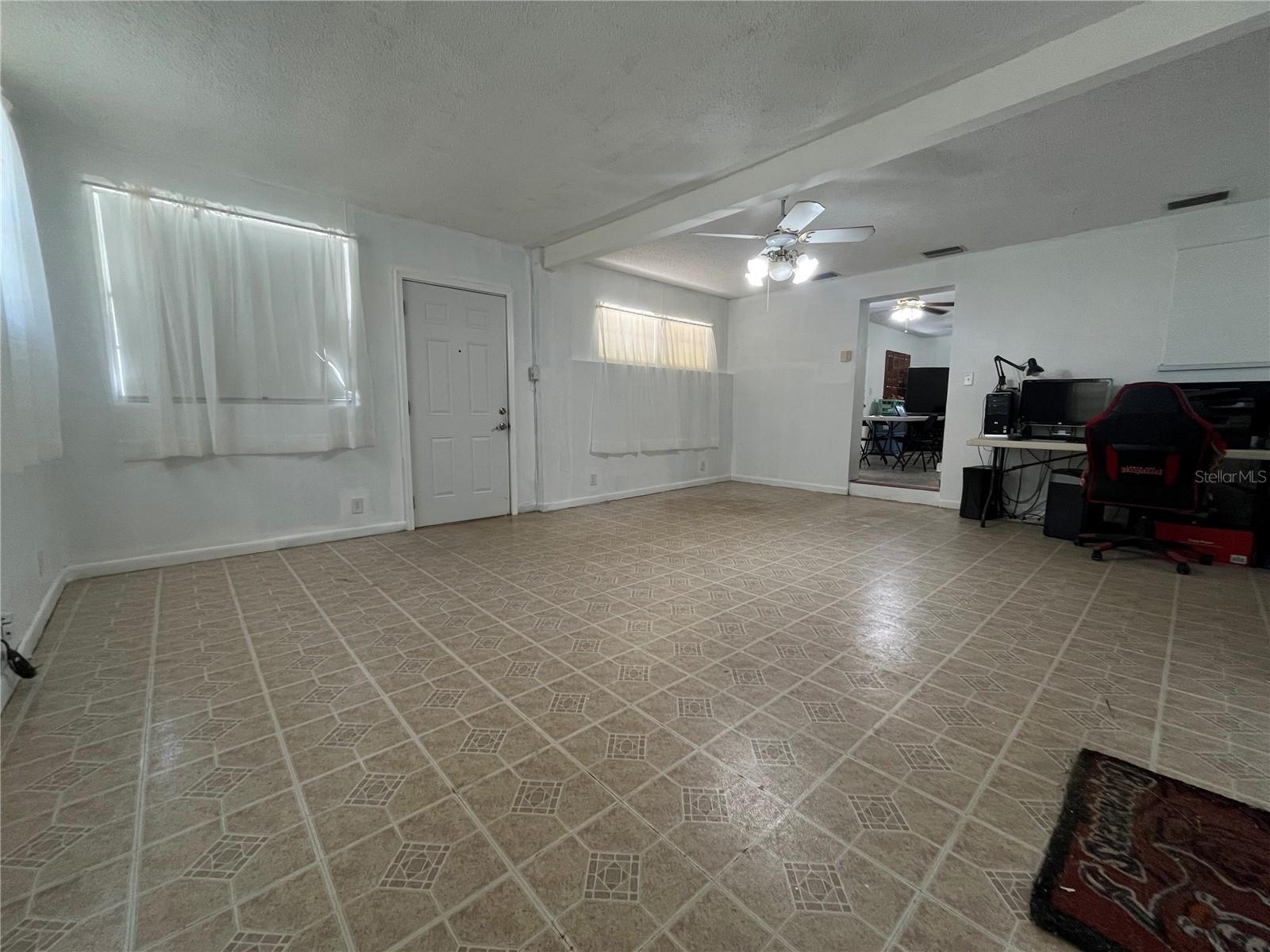 9218 N 52ND ST, TAMPA, FL, 33617