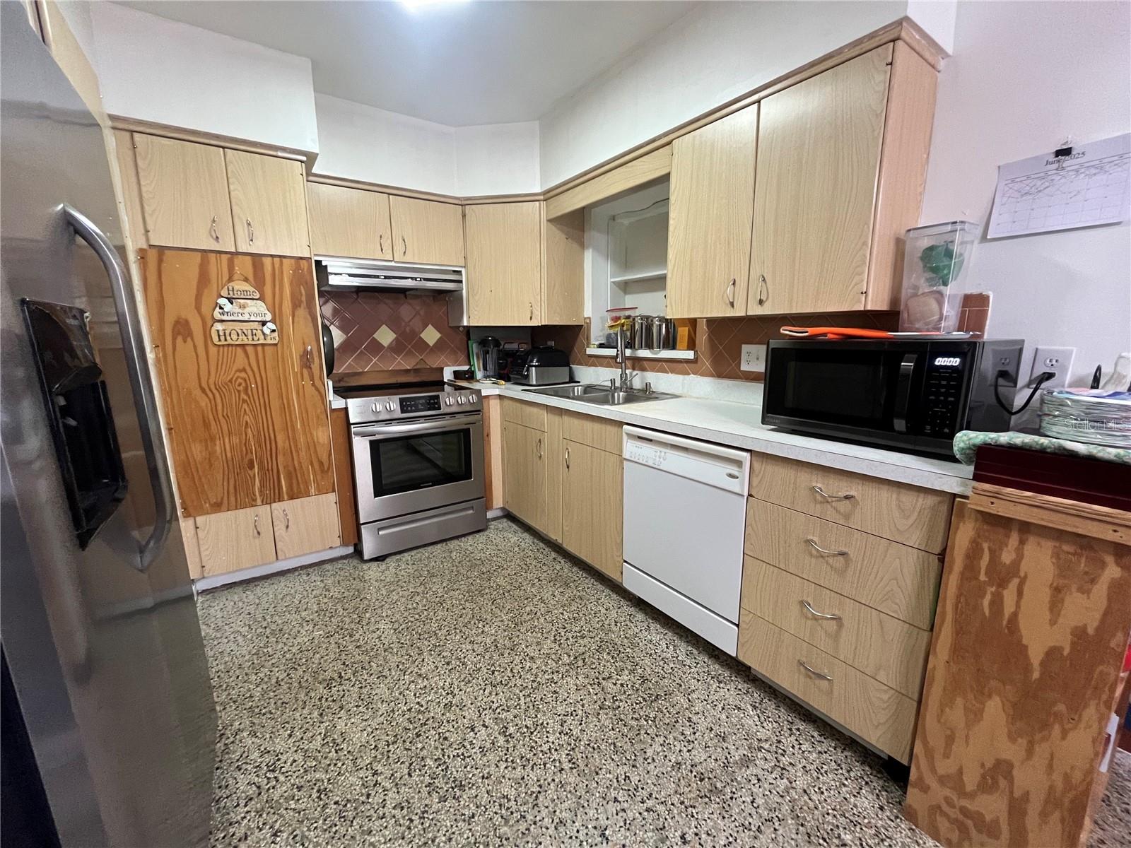 9218 N 52ND ST, TAMPA, FL, 33617