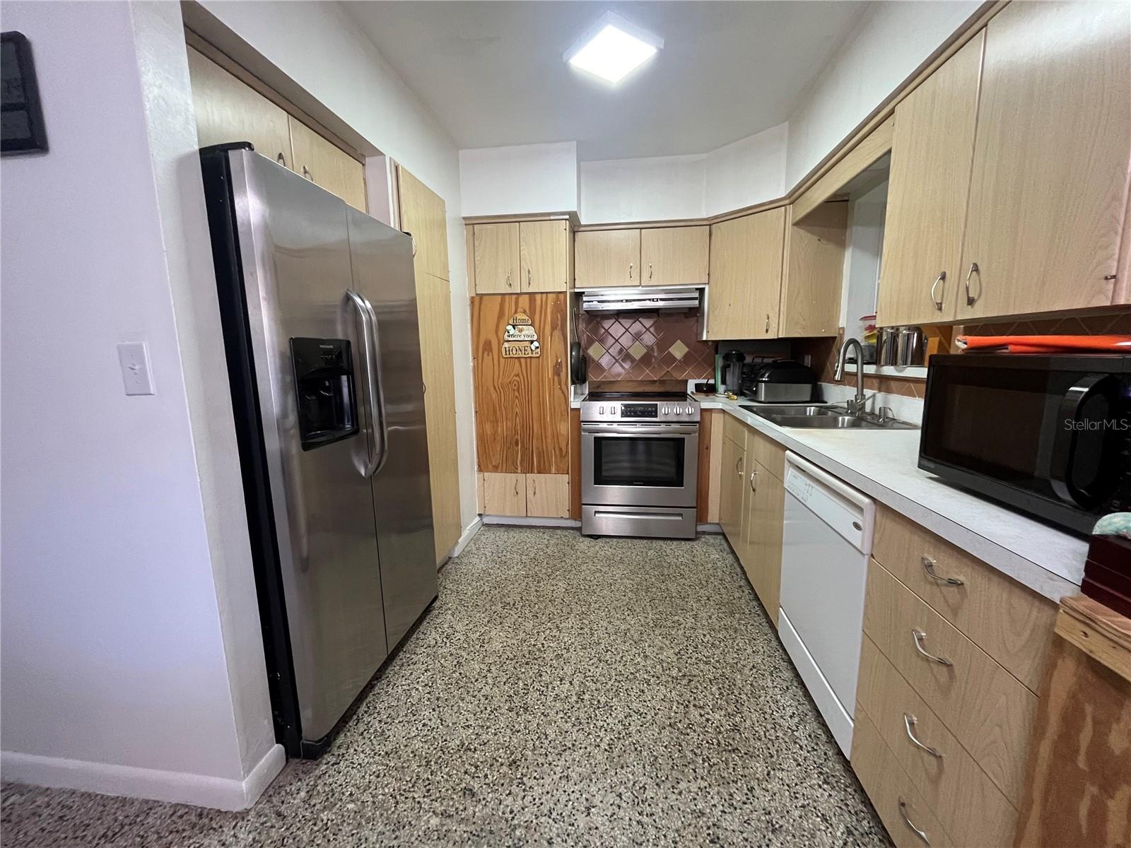 9218 N 52ND ST, TAMPA, FL, 33617