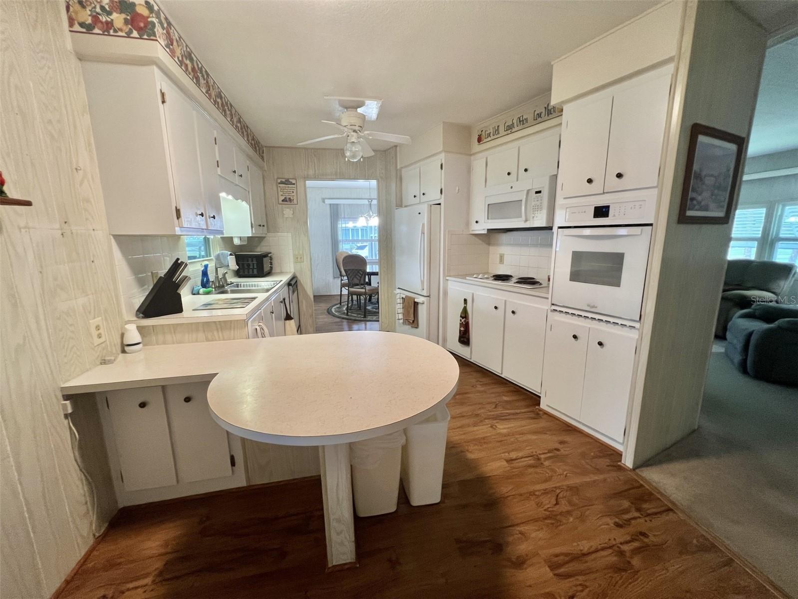 424 HAWTHORNE BLVD, LEESBURG, FL, 34748