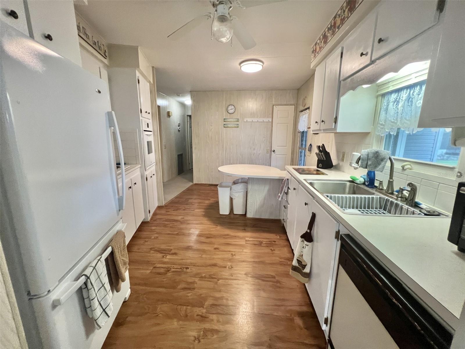 424 HAWTHORNE BLVD, LEESBURG, FL, 34748