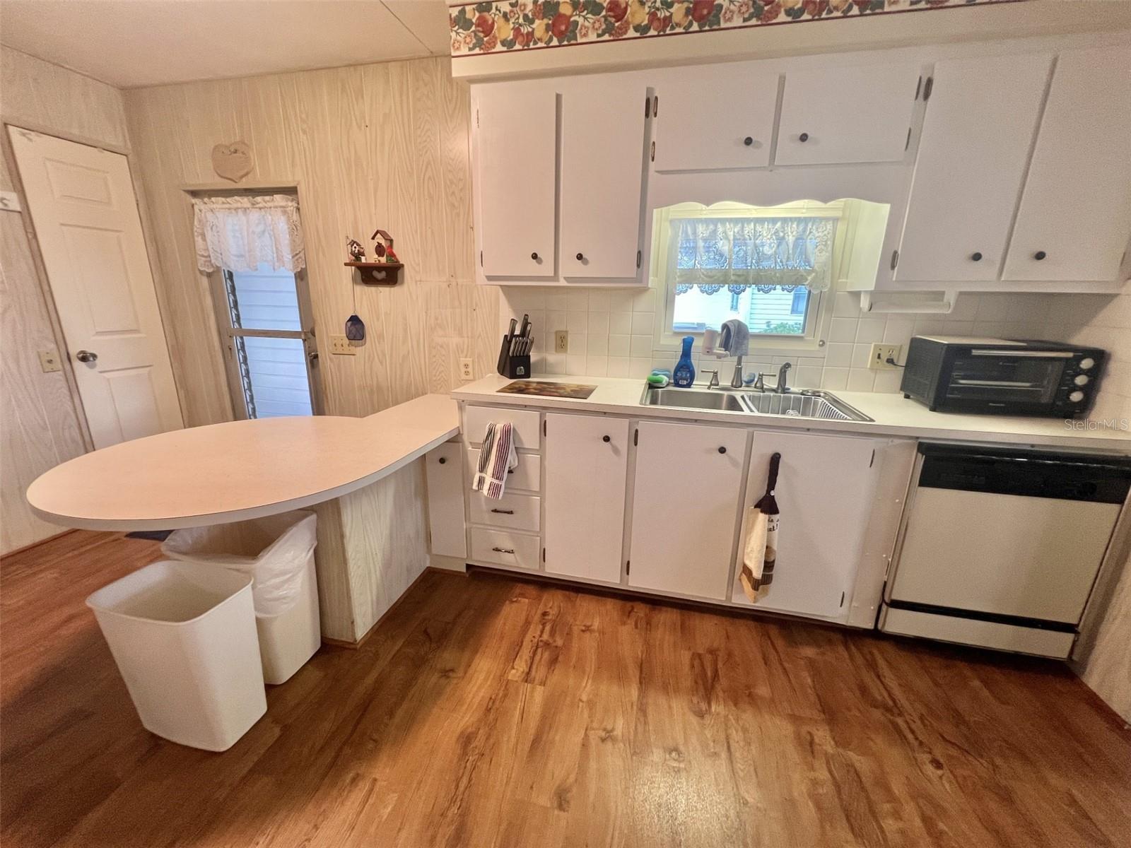 424 HAWTHORNE BLVD, LEESBURG, FL, 34748