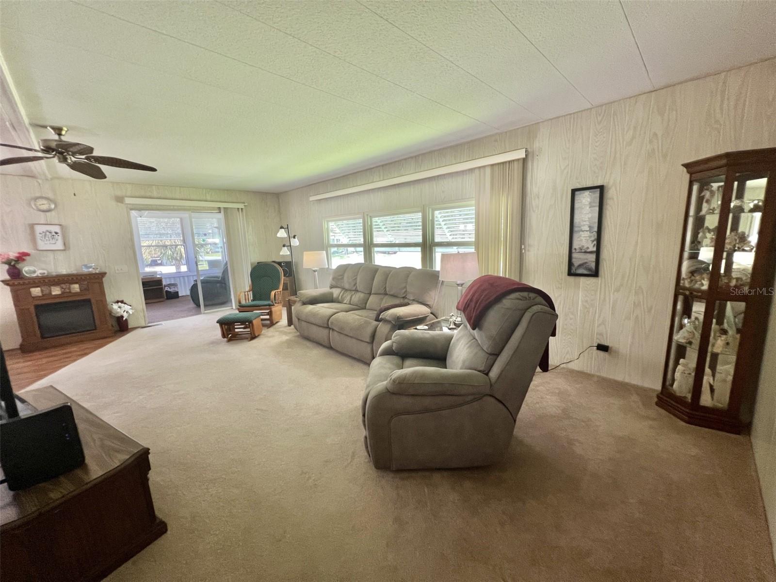 424 HAWTHORNE BLVD, LEESBURG, FL, 34748