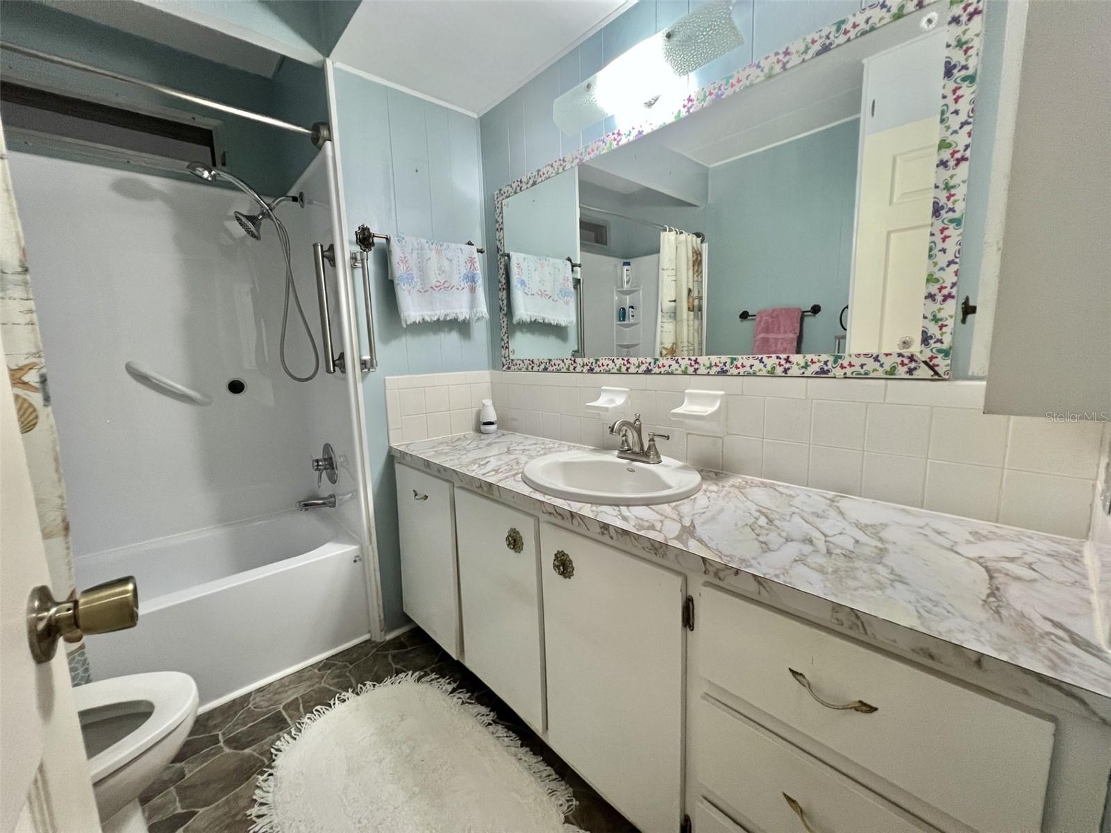 424 HAWTHORNE BLVD, LEESBURG, FL, 34748