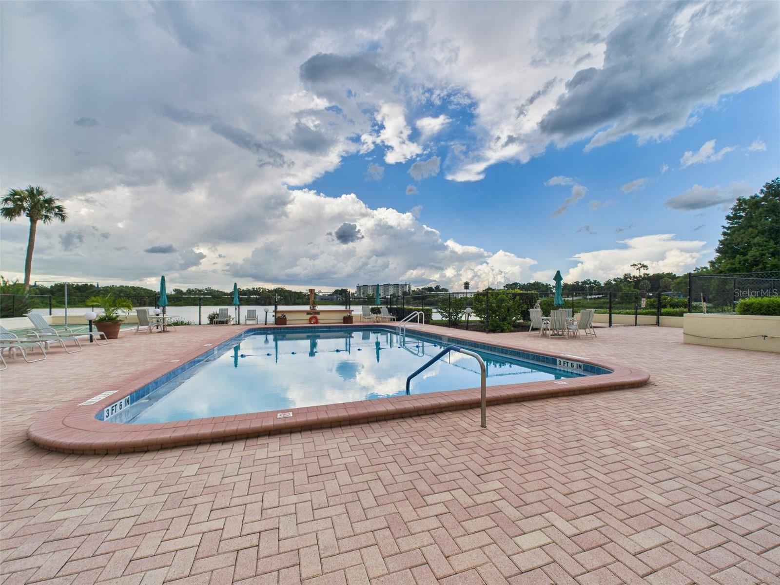 700 MIRROR TER NW #702, WINTER HAVEN, FL, 33881