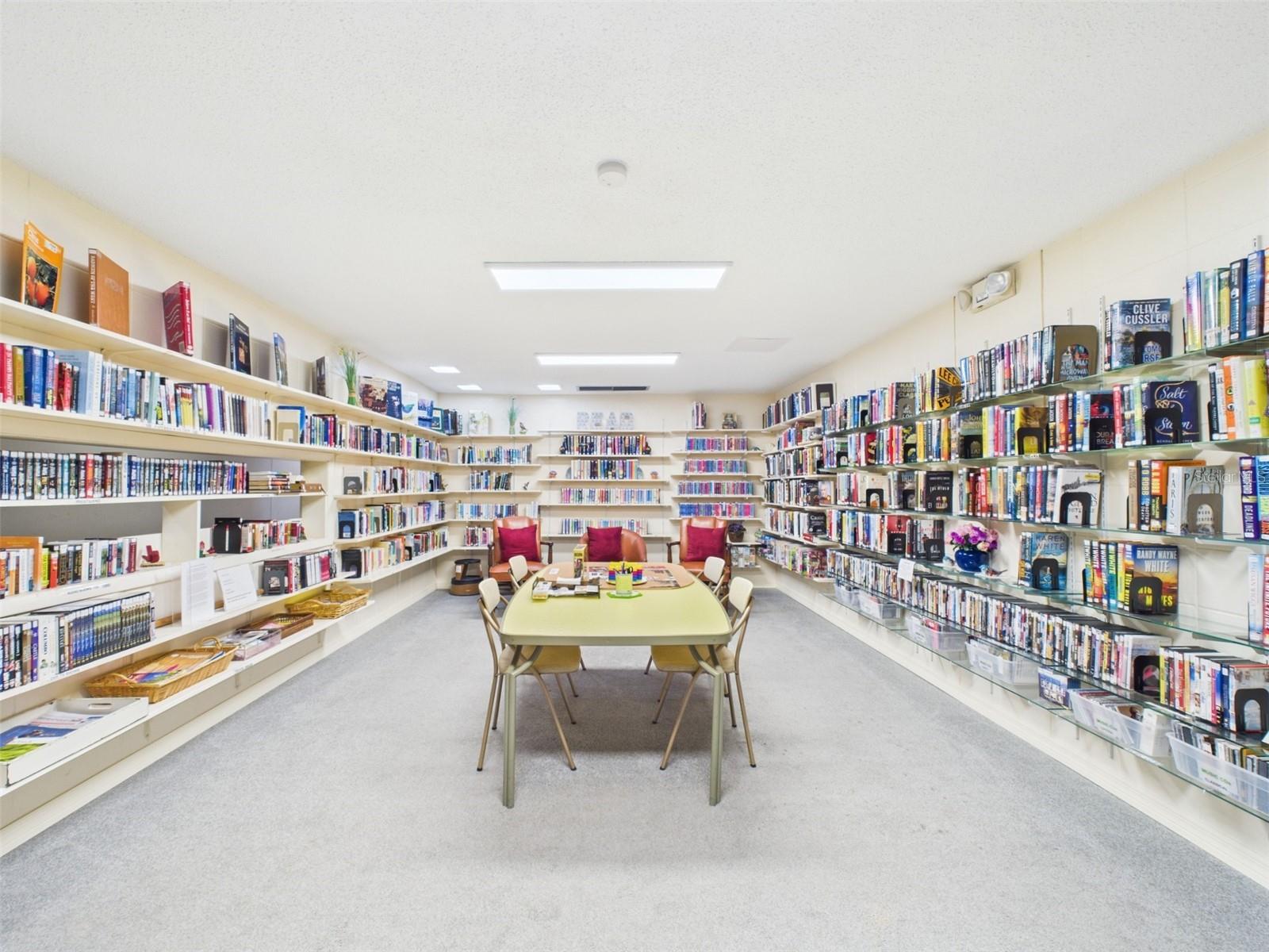 700 MIRROR TER NW #702, WINTER HAVEN, FL, 33881