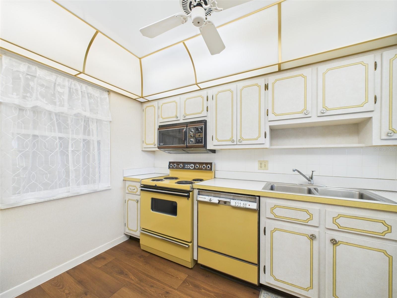 700 MIRROR TER NW #702, WINTER HAVEN, FL, 33881