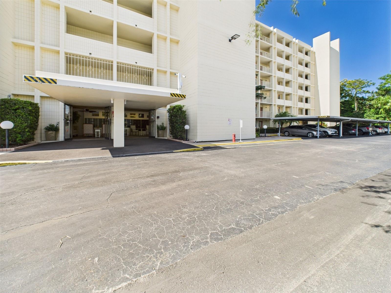 700 MIRROR TER NW #702, WINTER HAVEN, FL, 33881