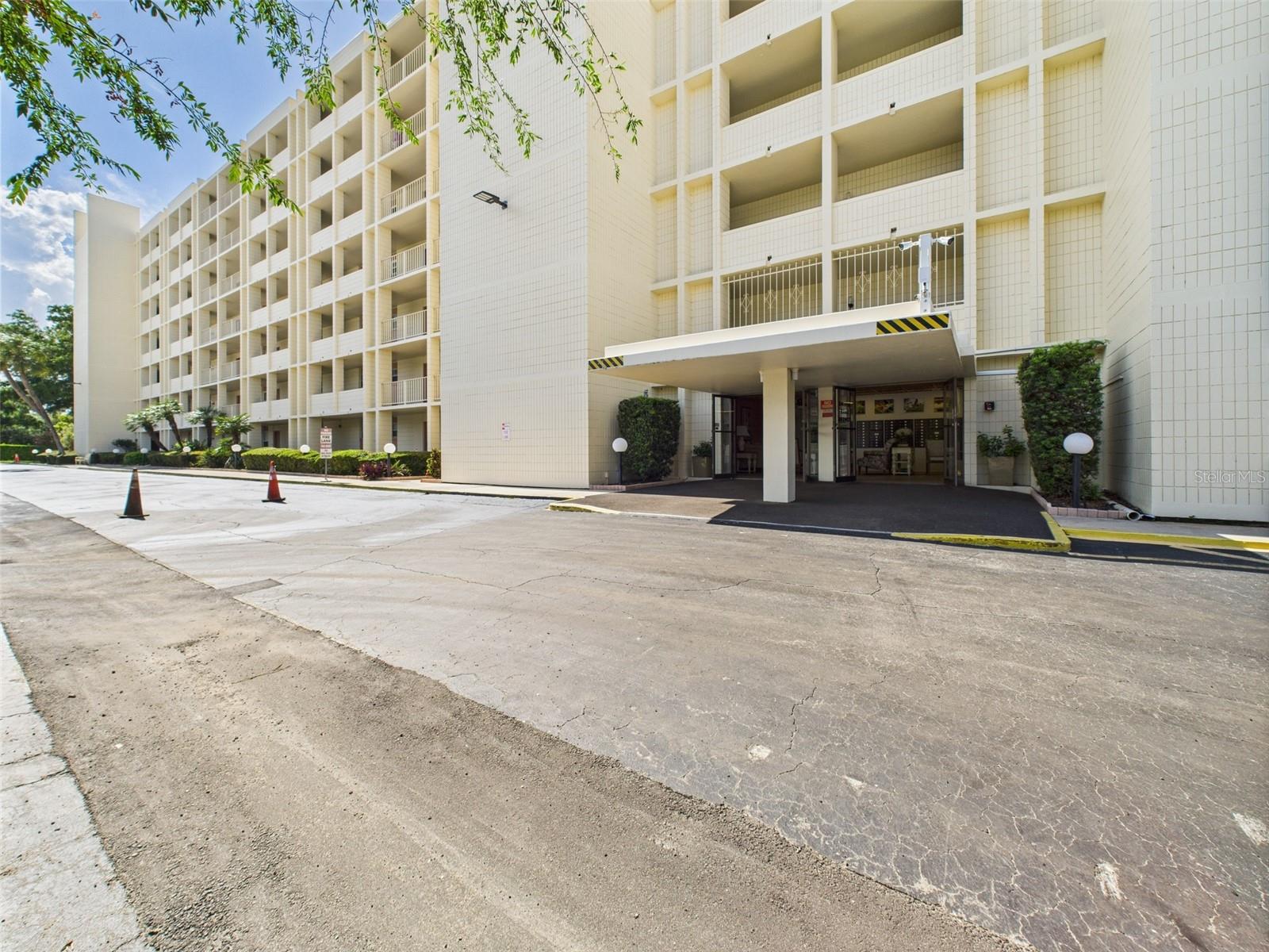 700 MIRROR TER NW #702, WINTER HAVEN, FL, 33881