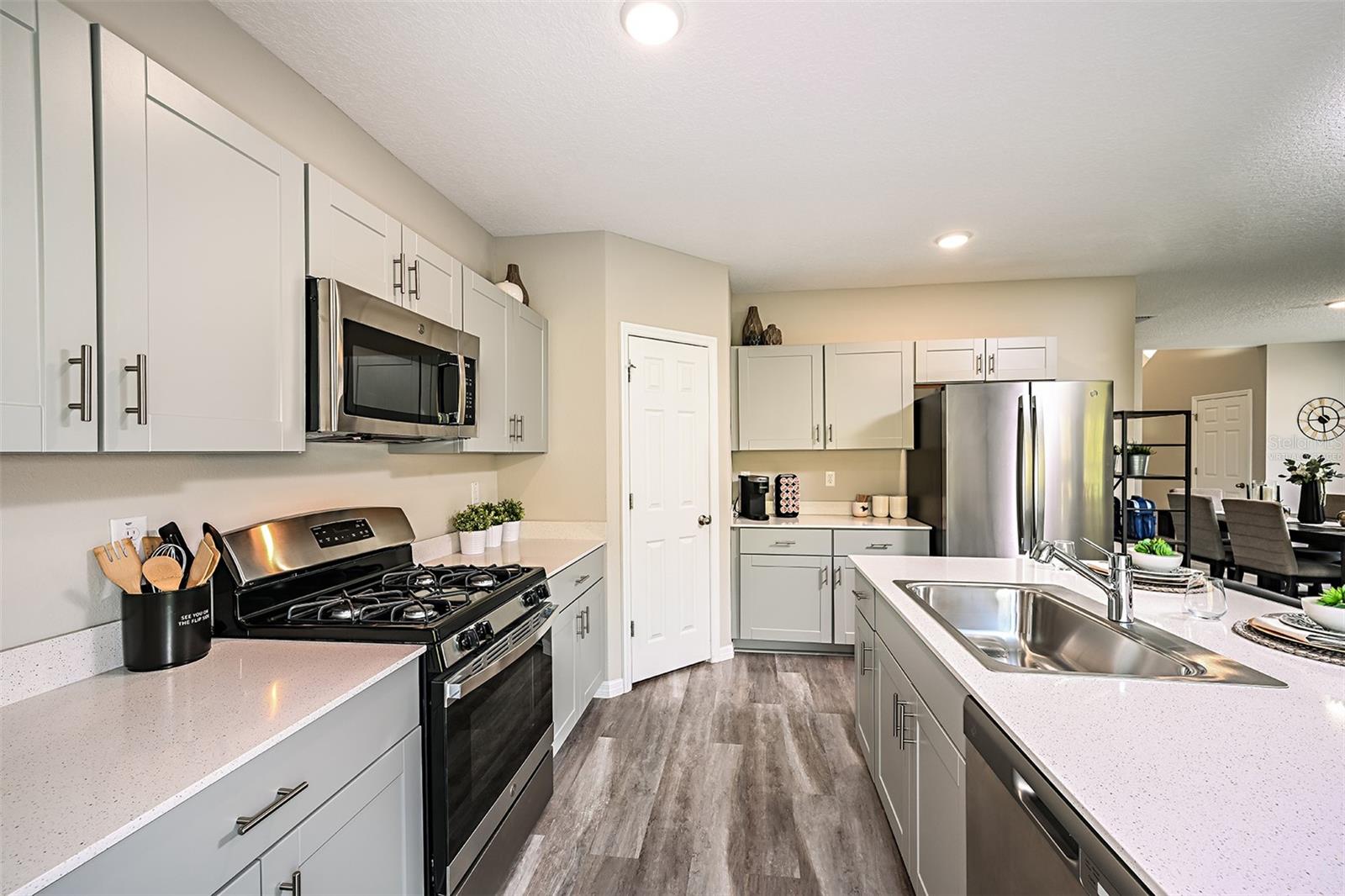 37106 SAGEMOOR DR, ZEPHYRHILLS, FL, 33541