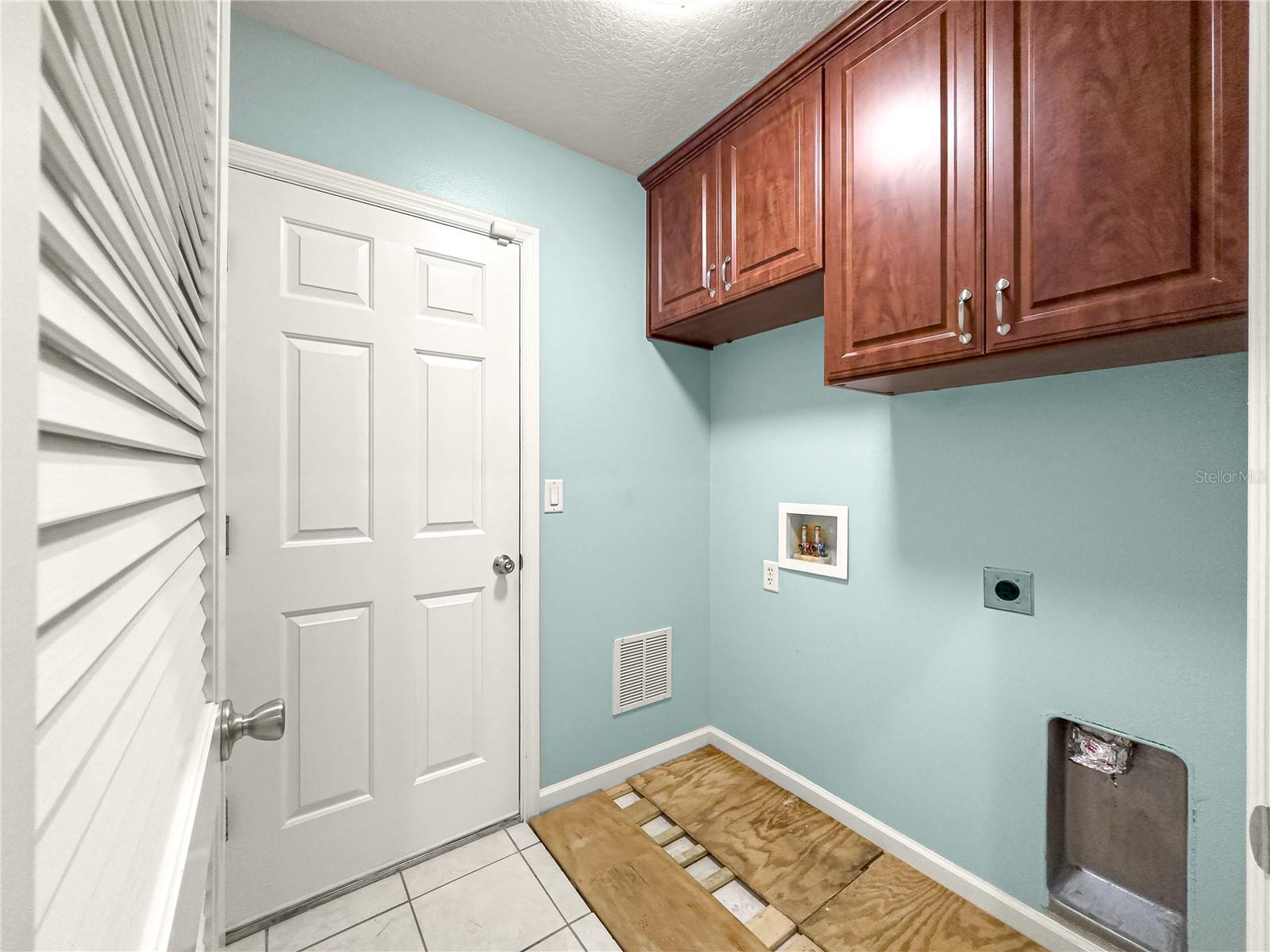 8045 WATERBURY WAY, MOUNT DORA, FL, 32757