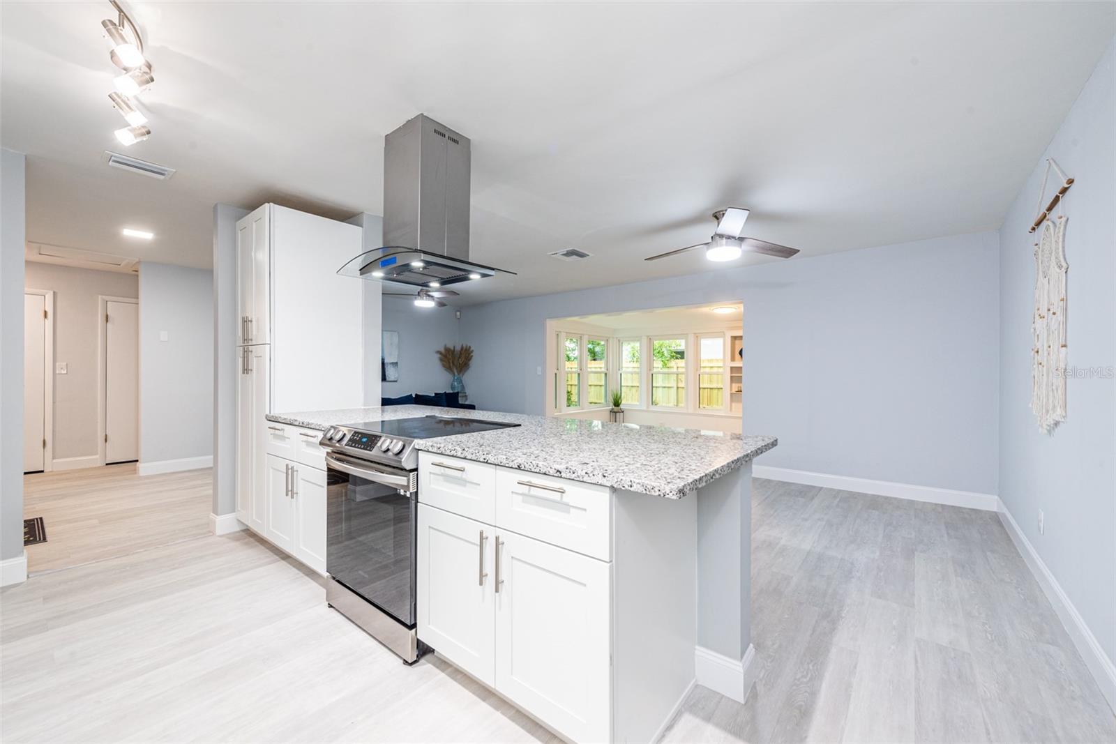 5625 ATLANTIC AVE N, ST PETERSBURG, FL, 33703