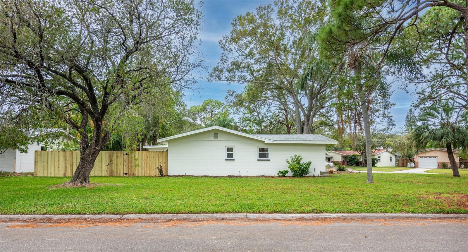 5625 ATLANTIC AVE N, ST PETERSBURG, FL, 33703