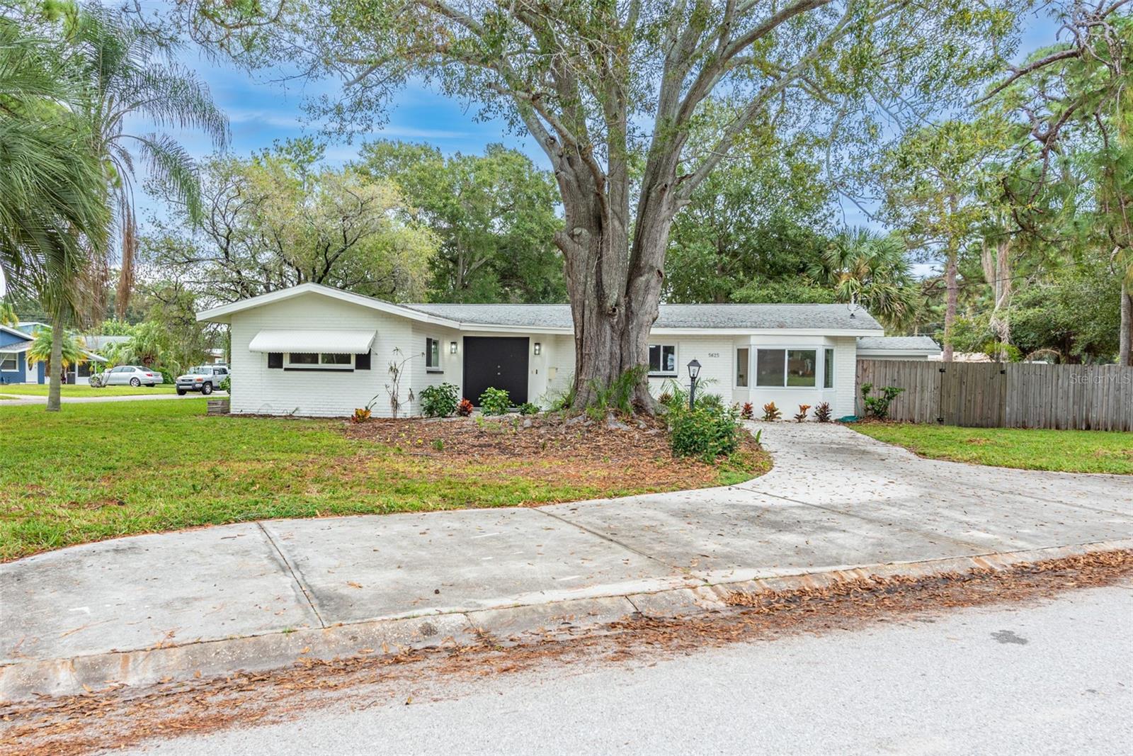 5625 ATLANTIC AVE N, ST PETERSBURG, FL, 33703