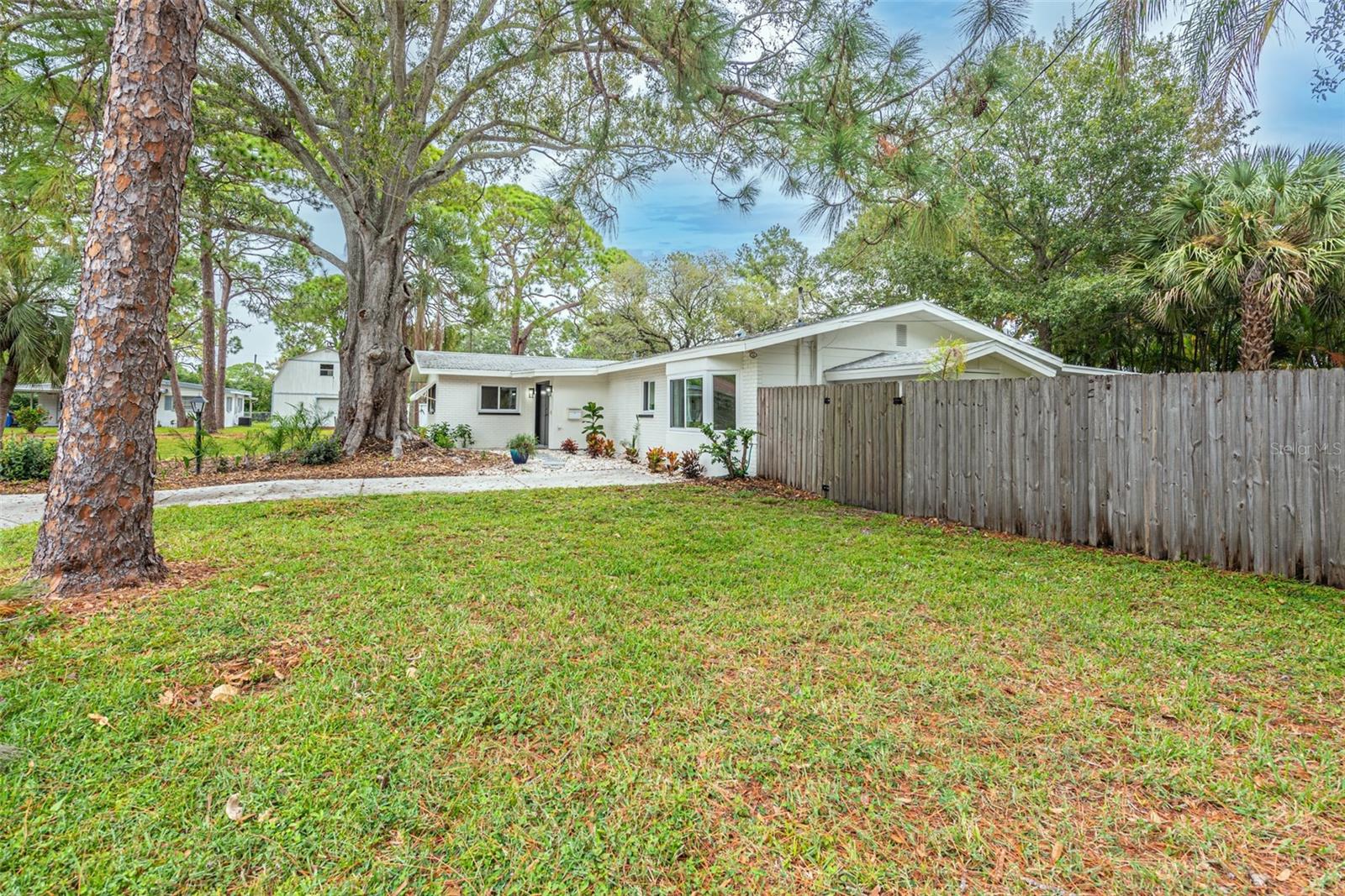 5625 ATLANTIC AVE N, ST PETERSBURG, FL, 33703