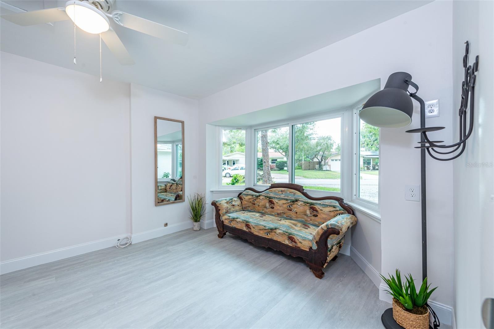 5625 ATLANTIC AVE N, ST PETERSBURG, FL, 33703