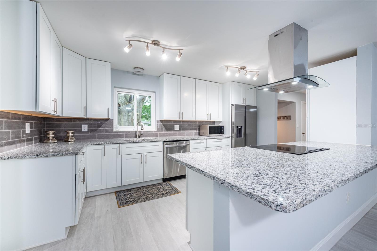 5625 ATLANTIC AVE N, ST PETERSBURG, FL, 33703