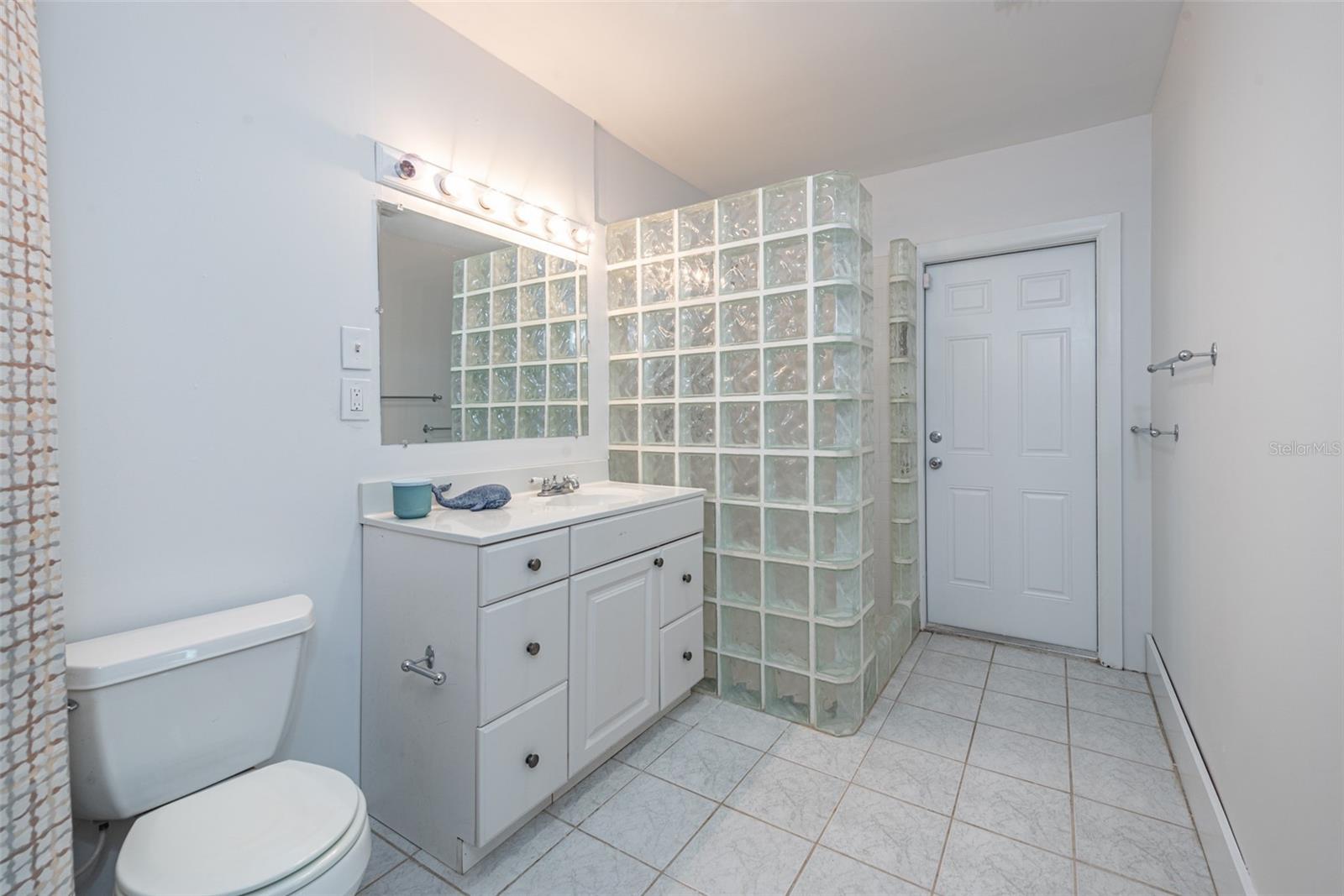 5625 ATLANTIC AVE N, ST PETERSBURG, FL, 33703