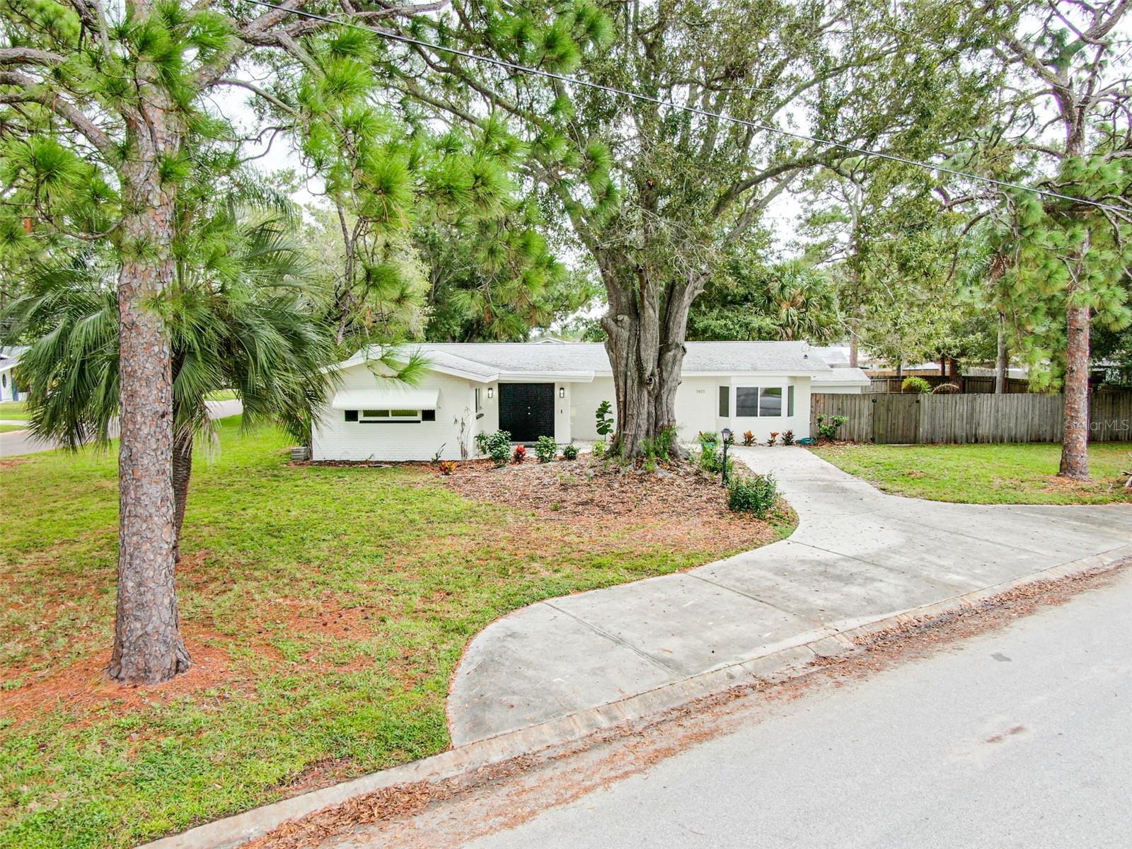 5625 ATLANTIC AVE N, ST PETERSBURG, FL, 33703