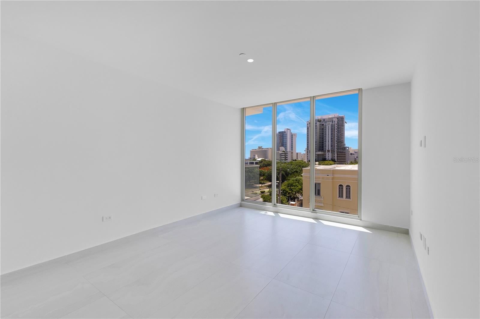 PR9114176 Property Photo