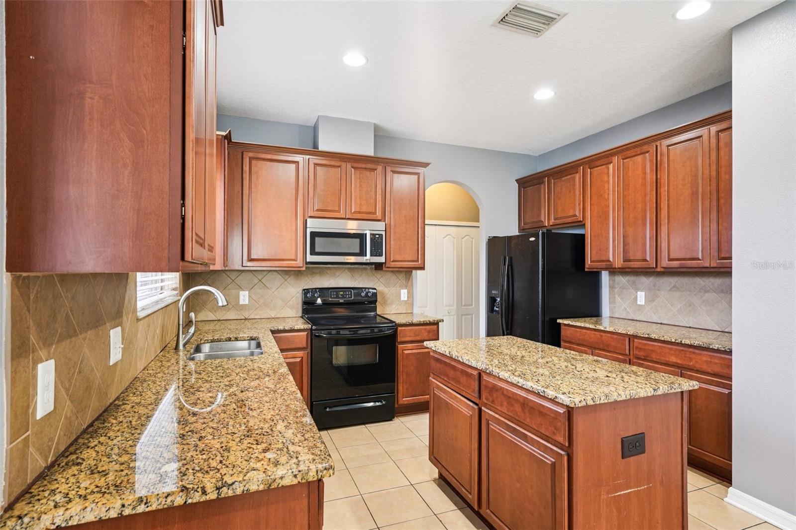 7509 TANGLE BEND DR, GIBSONTON, FL, 33534