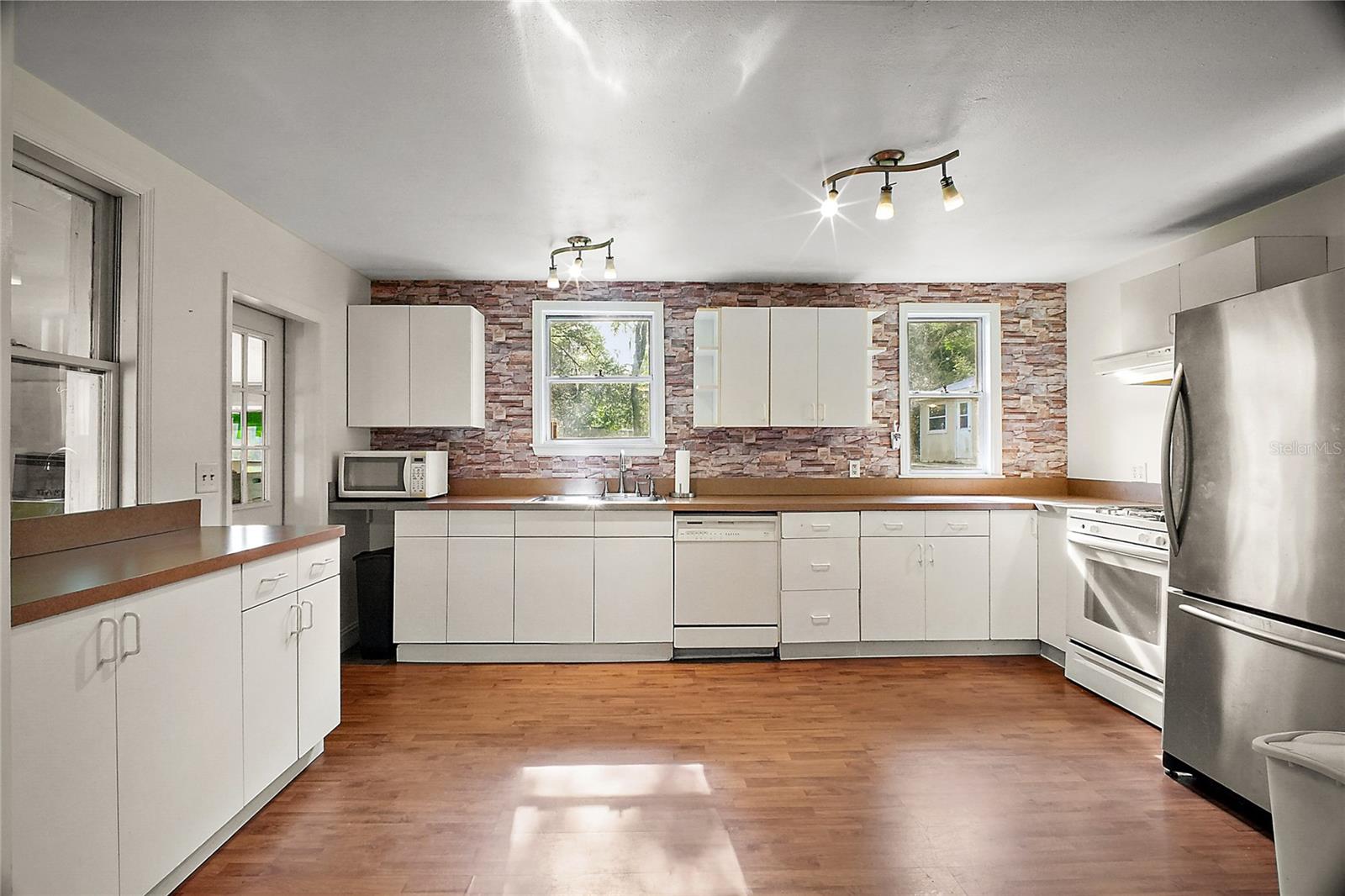 31136 SENESE RD, SORRENTO, FL, 32776