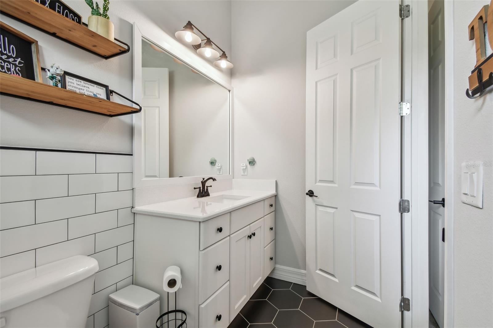 2648 LAKE MANOR DR, LAND O LAKES, FL, 34639