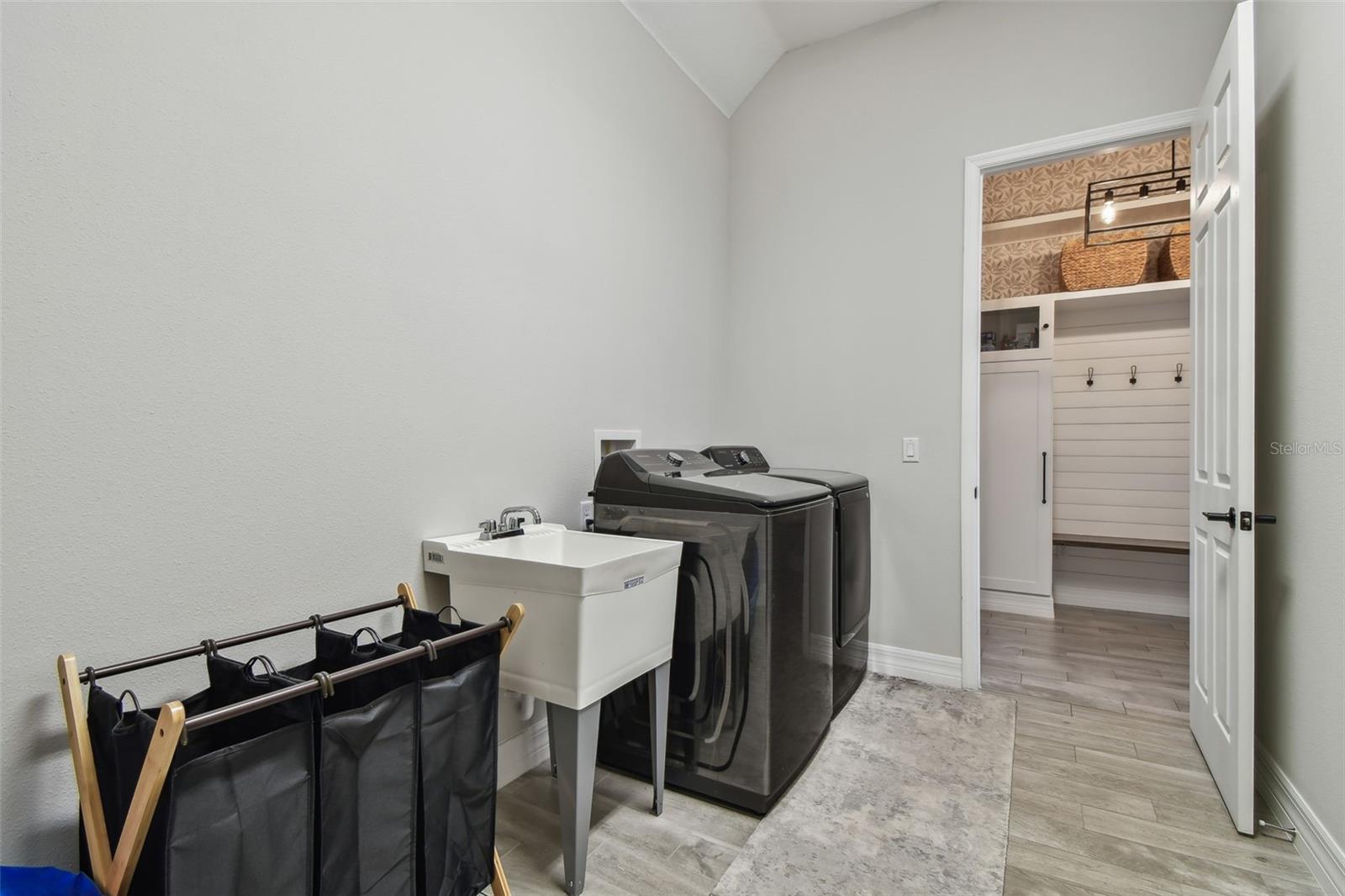 2648 LAKE MANOR DR, LAND O LAKES, FL, 34639