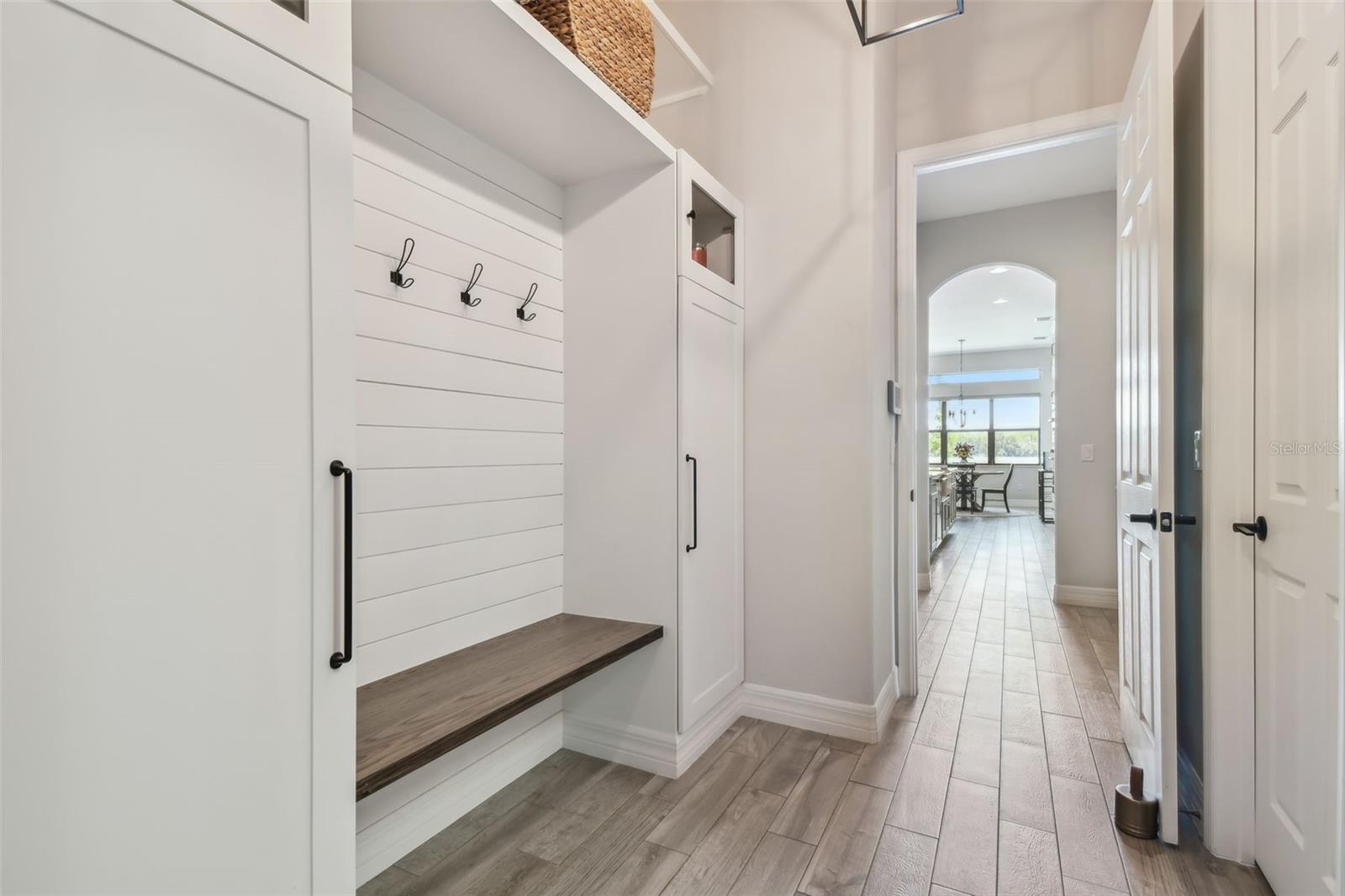 2648 LAKE MANOR DR, LAND O LAKES, FL, 34639