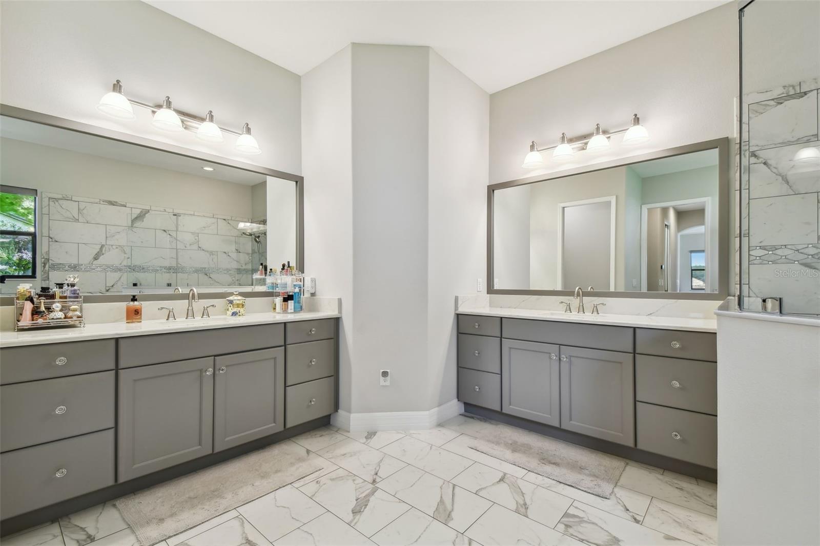 2648 LAKE MANOR DR, LAND O LAKES, FL, 34639