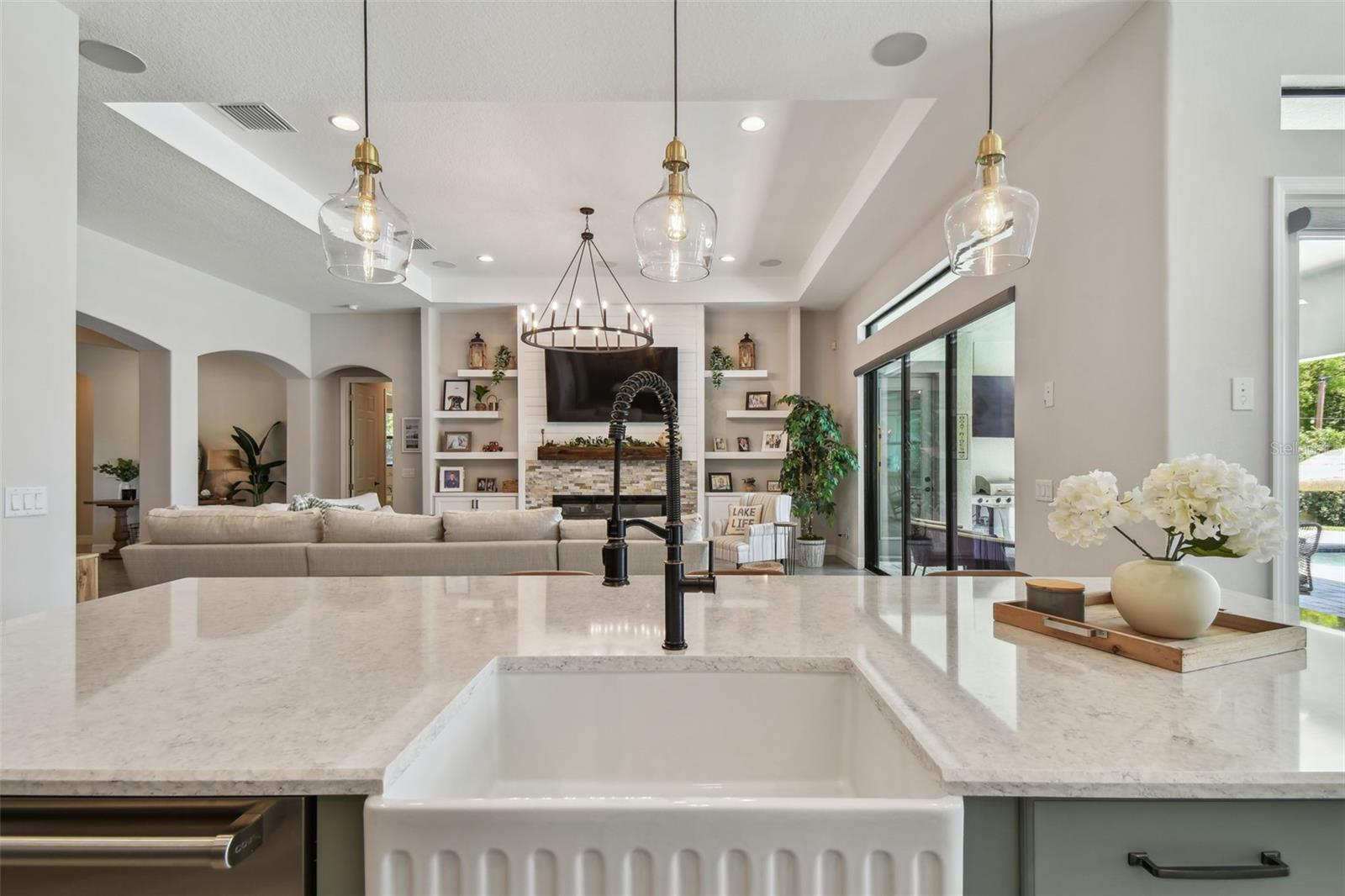 2648 LAKE MANOR DR, LAND O LAKES, FL, 34639