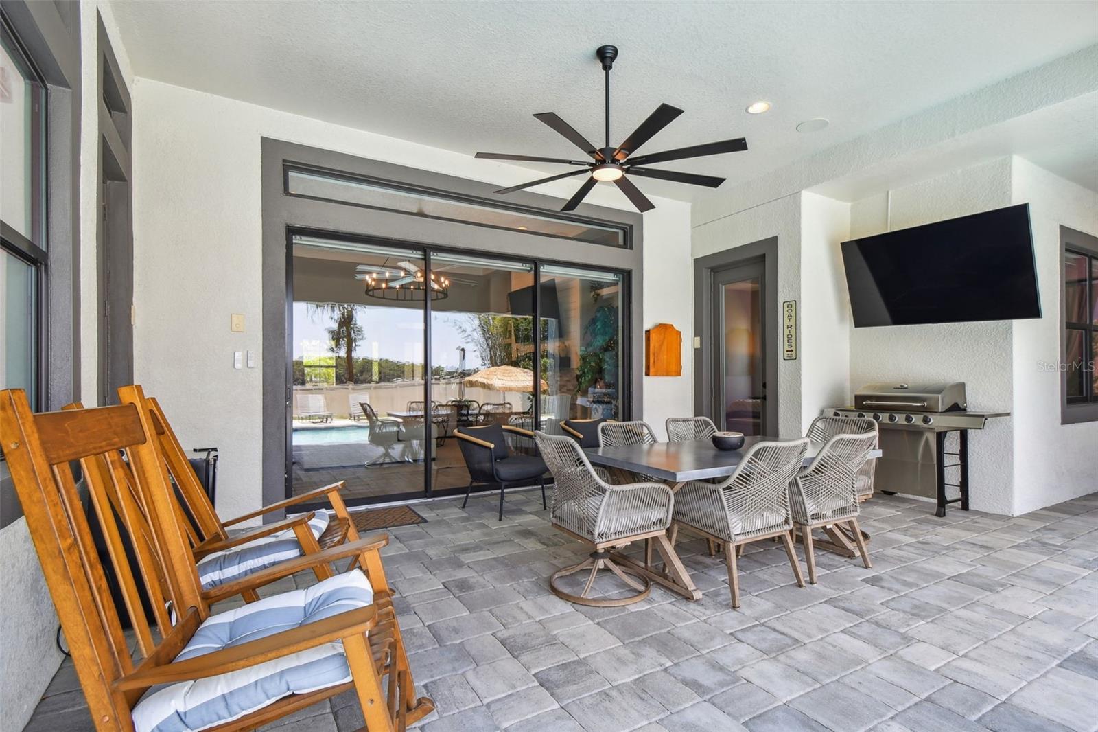 2648 LAKE MANOR DR, LAND O LAKES, FL, 34639