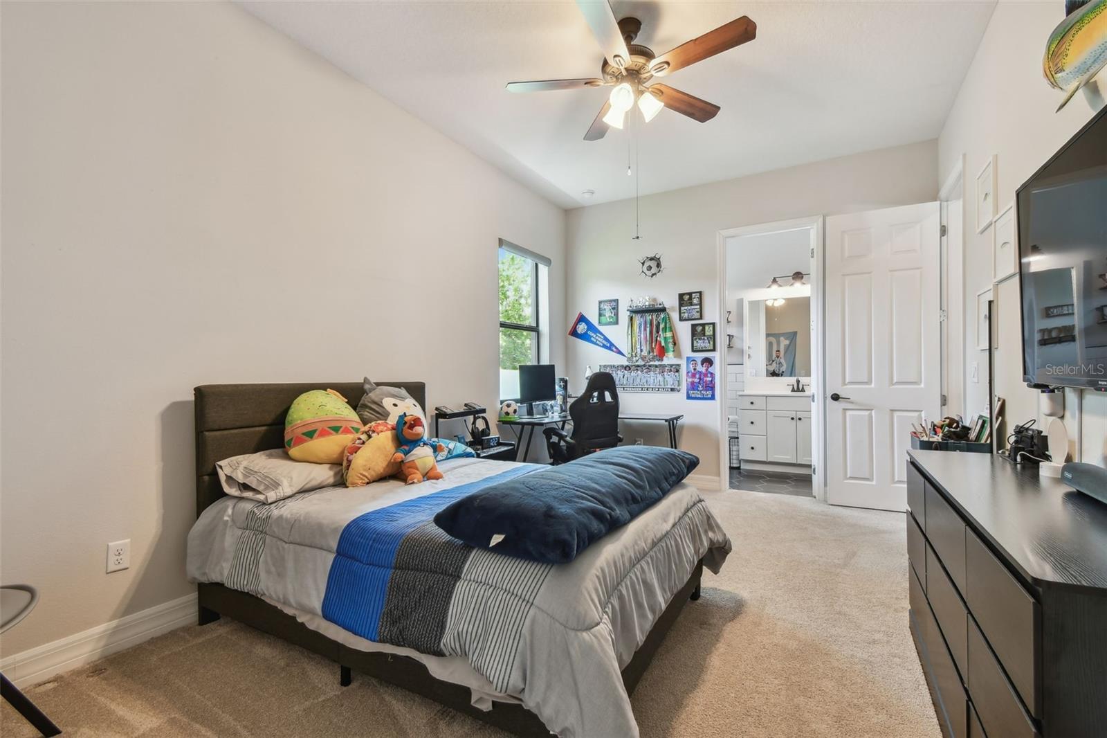 2648 LAKE MANOR DR, LAND O LAKES, FL, 34639