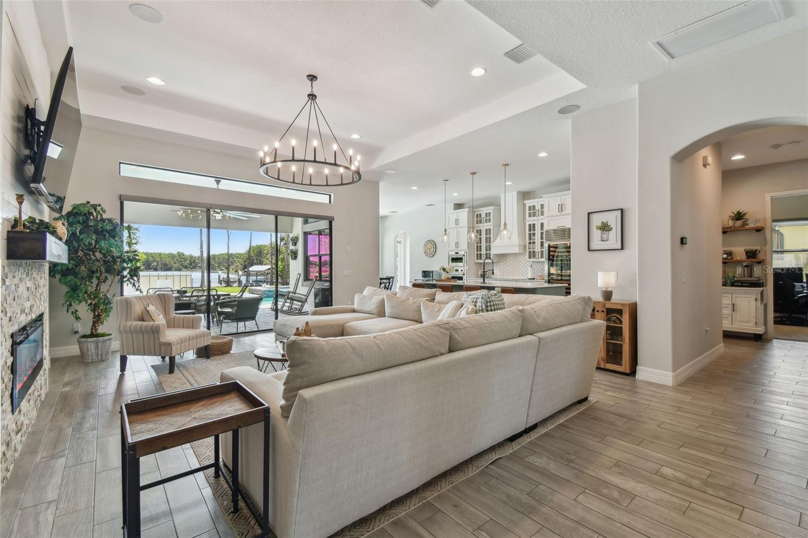 2648 LAKE MANOR DR, LAND O LAKES, FL, 34639