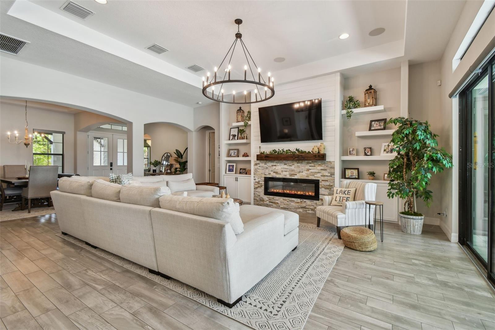 2648 LAKE MANOR DR, LAND O LAKES, FL, 34639