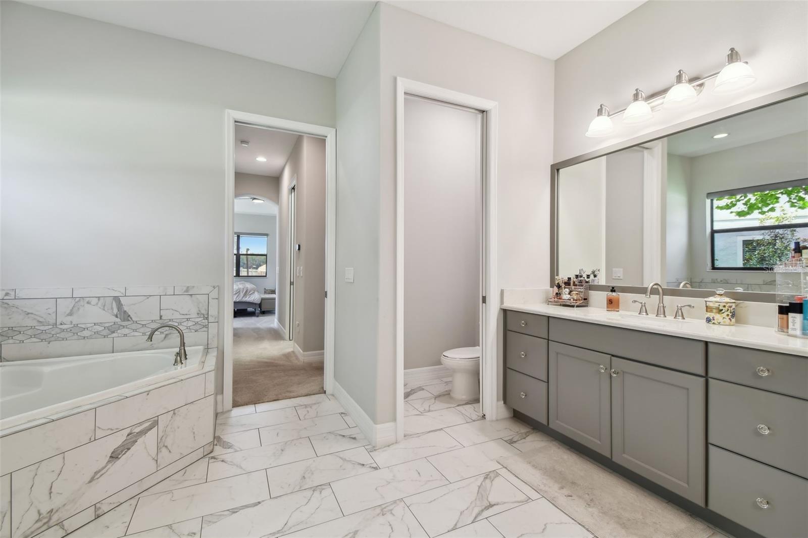 2648 LAKE MANOR DR, LAND O LAKES, FL, 34639