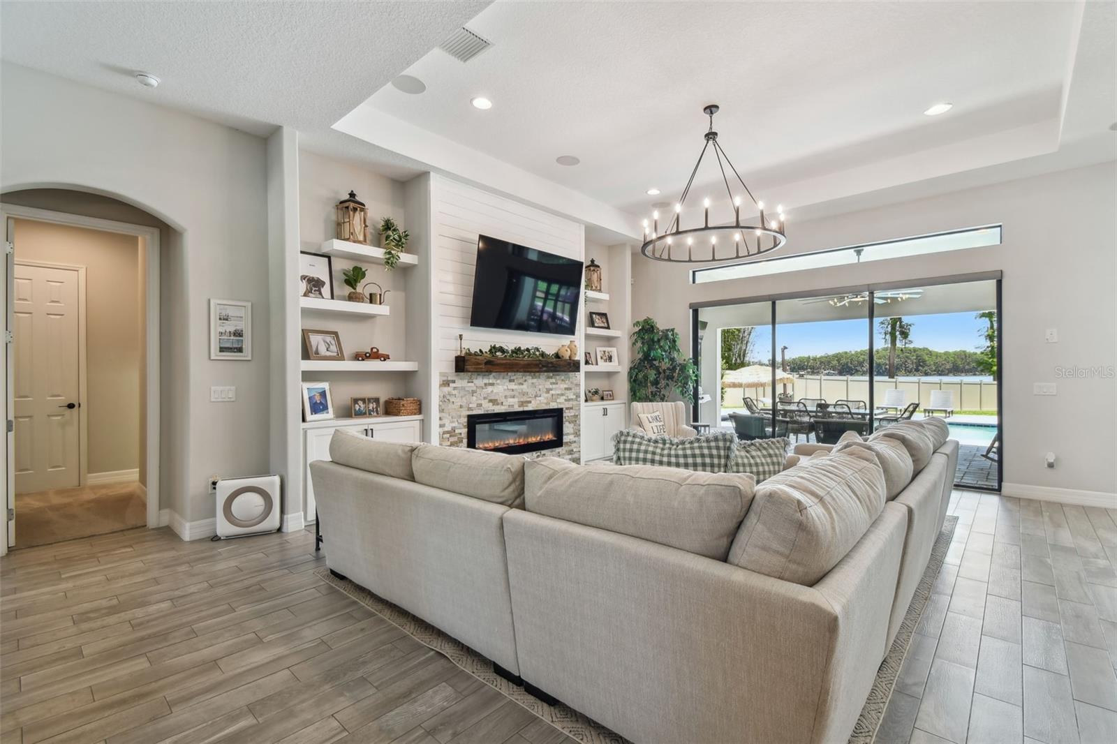 2648 LAKE MANOR DR, LAND O LAKES, FL, 34639