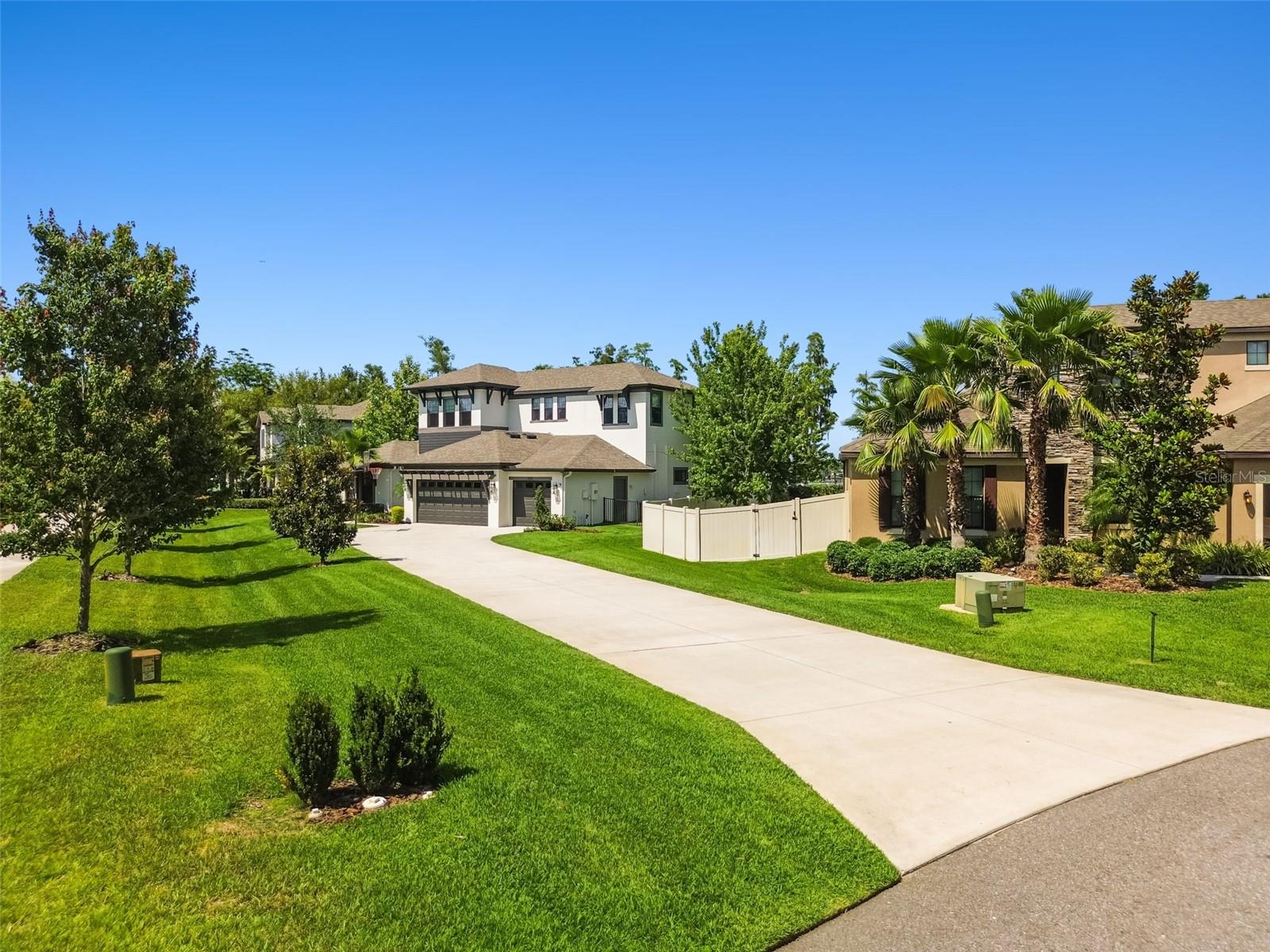 2648 LAKE MANOR DR, LAND O LAKES, FL, 34639