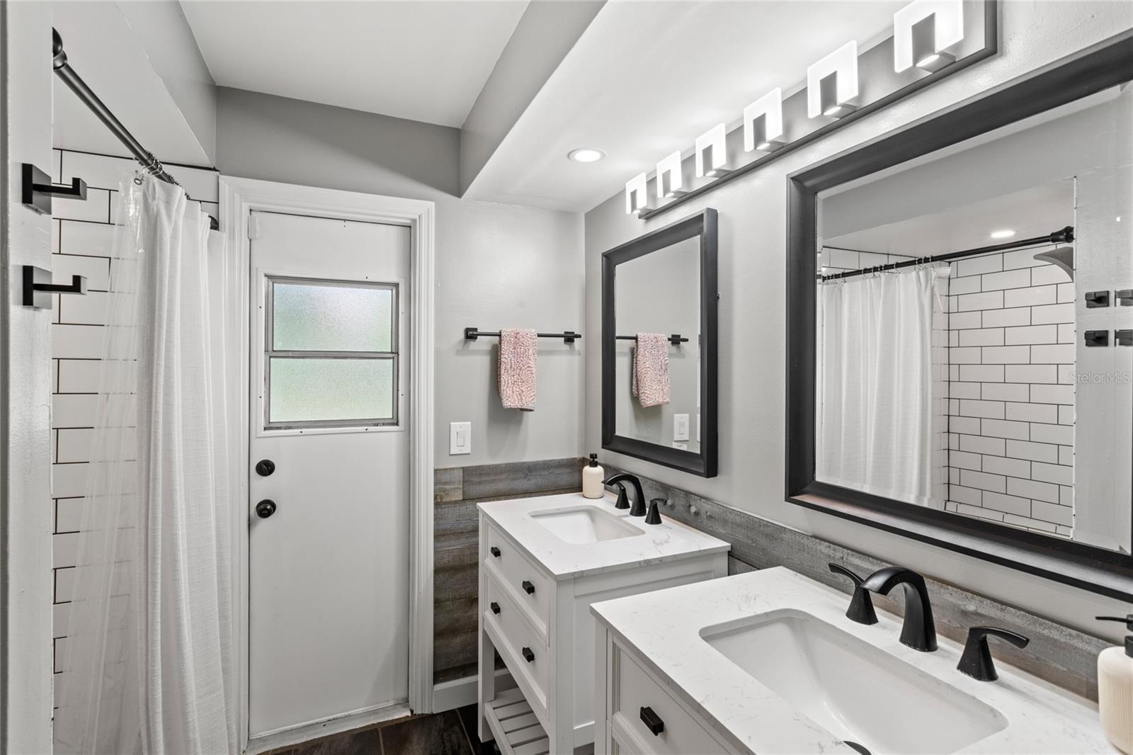 8308 GRANADA BLVD, ORLANDO, FL, 32836