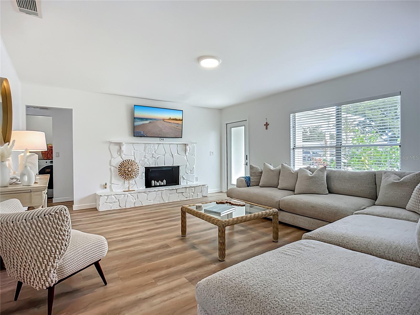 912 PONDEROSA PINE LN, SARASOTA, FL, 34243