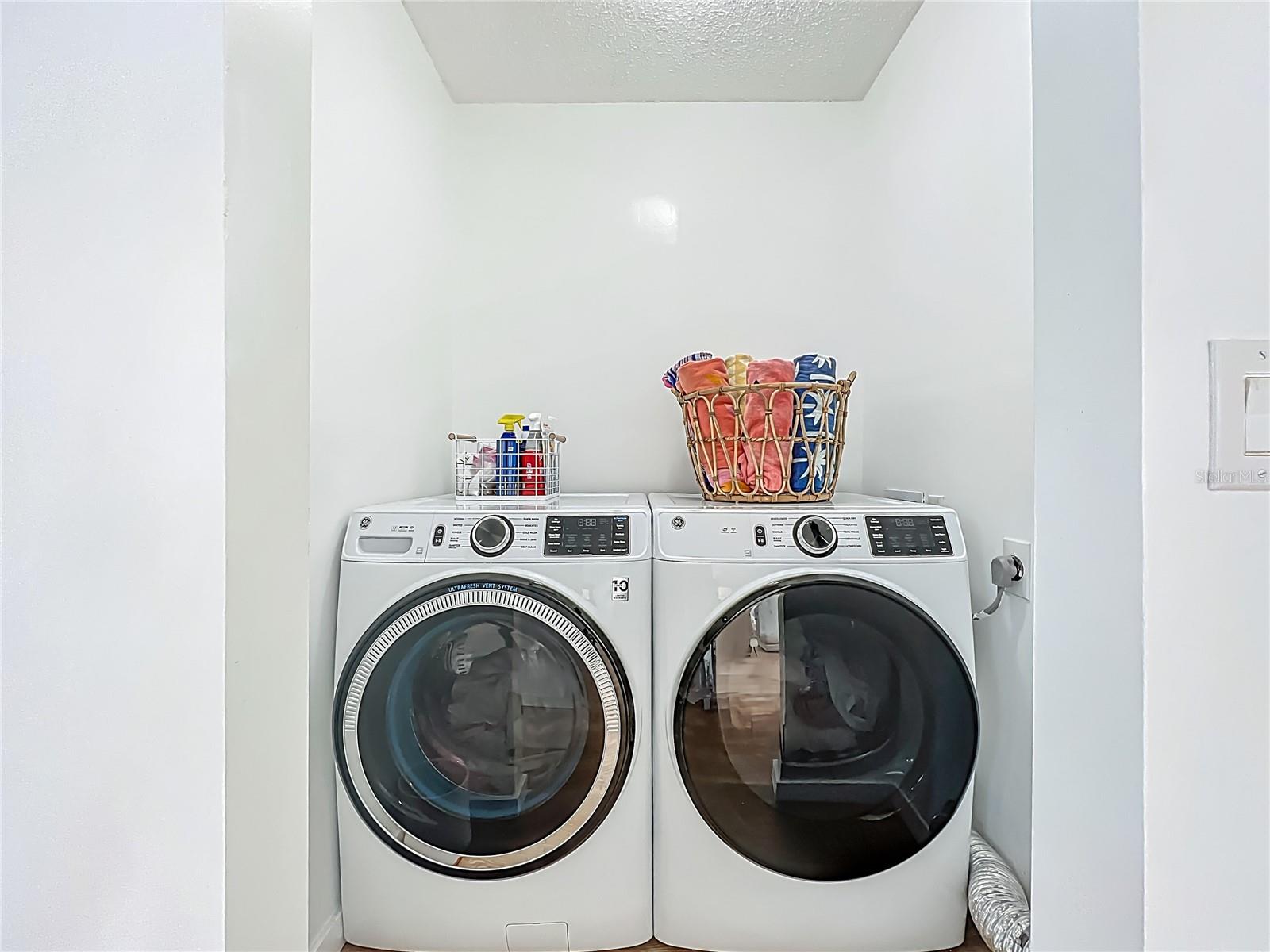 912 PONDEROSA PINE LN, SARASOTA, FL, 34243