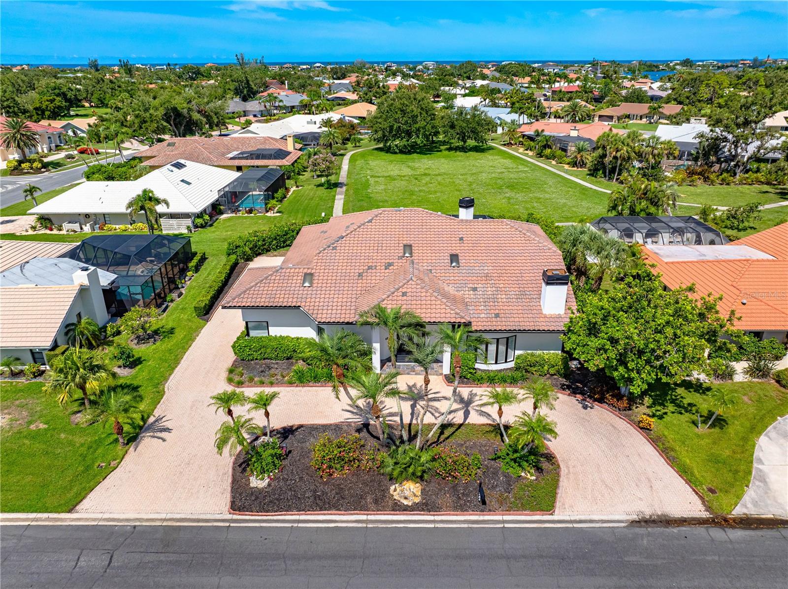 A4655585 Property Photo